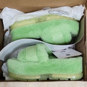 NIB UGG Plus Parakeet Green Fluffy Platform Sandals Slippers Women 6 Wool Slides